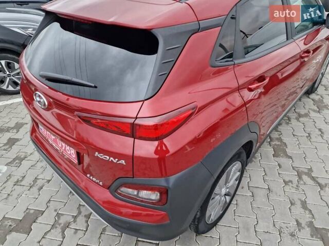 Красный Хендай Kona, объемом двигателя 0 л и пробегом 101 тыс. км за 16200 $, фото 12 на Automoto.ua