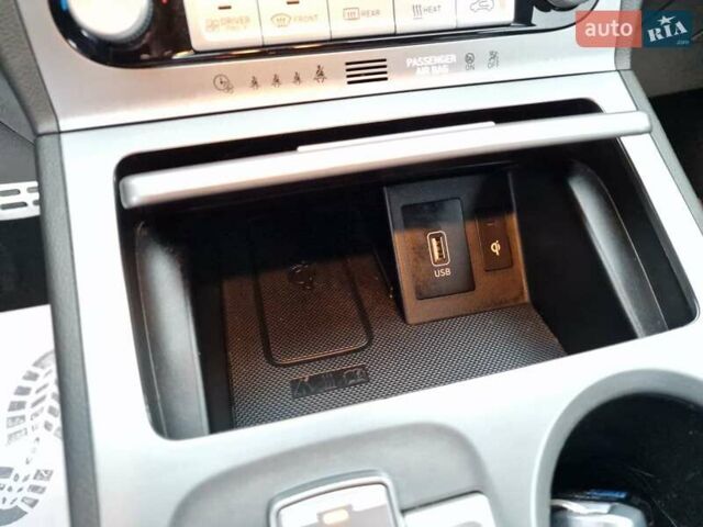 Красный Хендай Kona, объемом двигателя 0 л и пробегом 101 тыс. км за 16200 $, фото 37 на Automoto.ua