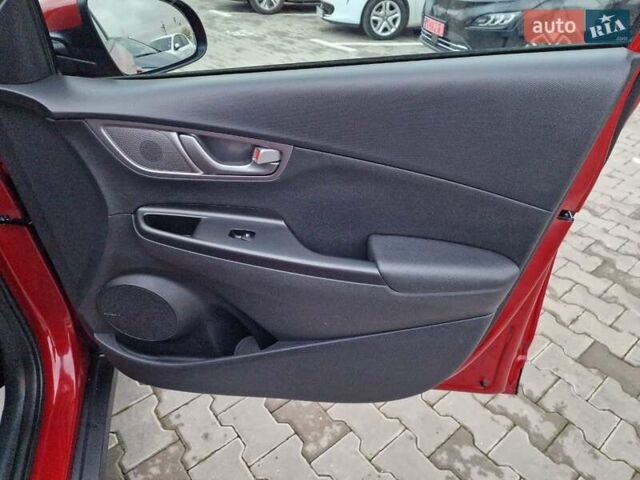 Красный Хендай Kona, объемом двигателя 0 л и пробегом 101 тыс. км за 16200 $, фото 42 на Automoto.ua