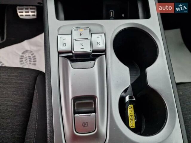 Червоний Хендай Kona, об'ємом двигуна 0 л та пробігом 79 тис. км за 16200 $, фото 36 на Automoto.ua