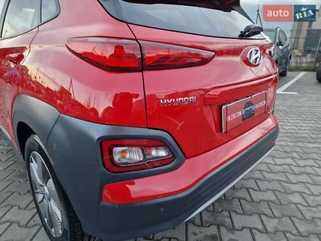 Красный Хендай Kona, объемом двигателя 0 л и пробегом 104 тыс. км за 17800 $, фото 18 на Automoto.ua