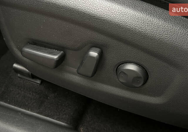 Красный Хендай Kona, объемом двигателя 0 л и пробегом 70 тыс. км за 19917 $, фото 10 на Automoto.ua