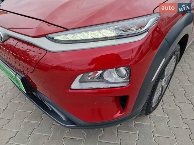 Червоний Хендай Kona, об'ємом двигуна 0 л та пробігом 79 тис. км за 16200 $, фото 1 на Automoto.ua