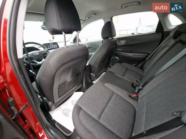 Червоний Хендай Kona, об'ємом двигуна 0 л та пробігом 79 тис. км за 16200 $, фото 41 на Automoto.ua