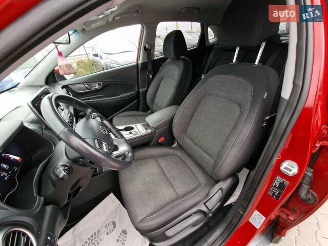Червоний Хендай Kona, об'ємом двигуна 0 л та пробігом 79 тис. км за 16200 $, фото 24 на Automoto.ua
