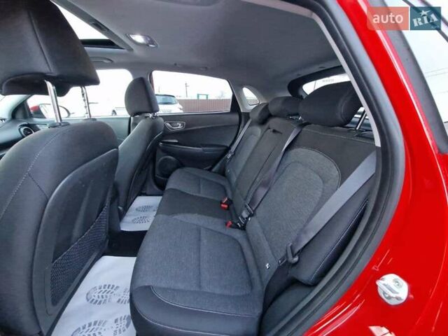Красный Хендай Kona, объемом двигателя 0 л и пробегом 104 тыс. км за 17800 $, фото 44 на Automoto.ua