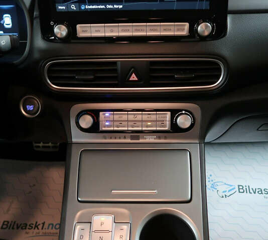 Красный Хендай Kona, объемом двигателя 0 л и пробегом 53 тыс. км за 15521 $, фото 22 на Automoto.ua