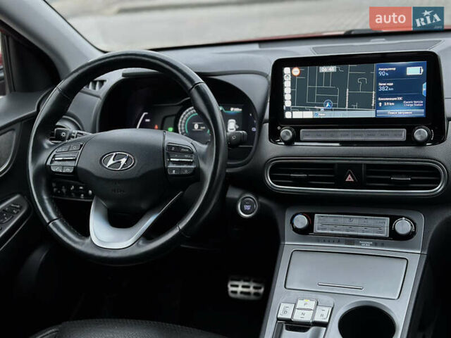 Красный Хендай Kona, объемом двигателя 0 л и пробегом 135 тыс. км за 17990 $, фото 45 на Automoto.ua