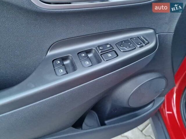 Красный Хендай Kona, объемом двигателя 0 л и пробегом 104 тыс. км за 17800 $, фото 23 на Automoto.ua