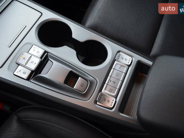 Красный Хендай Kona, объемом двигателя 0 л и пробегом 70 тыс. км за 19917 $, фото 23 на Automoto.ua