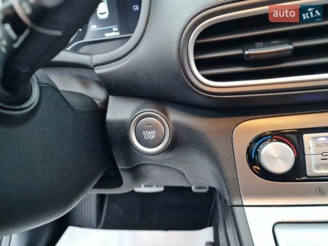 Красный Хендай Kona, объемом двигателя 0 л и пробегом 101 тыс. км за 16200 $, фото 36 на Automoto.ua