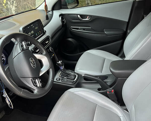 Червоний Хендай Kona, об'ємом двигуна 1.59 л та пробігом 43 тис. км за 18500 $, фото 4 на Automoto.ua