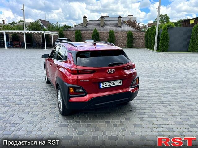 Красный Хендай Kona, объемом двигателя 2 л и пробегом 75 тыс. км за 17300 $, фото 2 на Automoto.ua