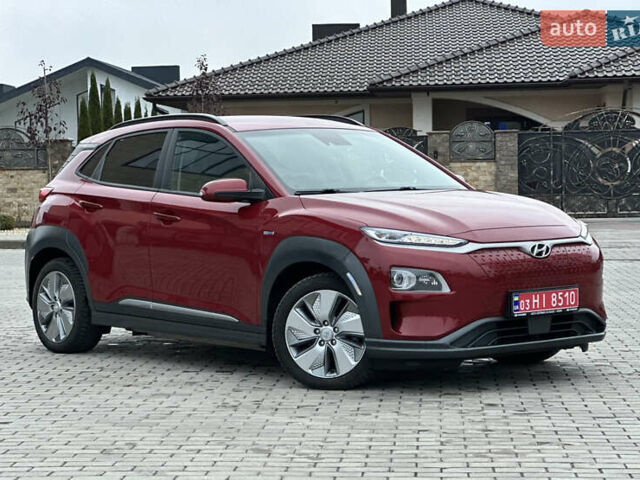 Красный Хендай Kona, объемом двигателя 0 л и пробегом 135 тыс. км за 17990 $, фото 2 на Automoto.ua