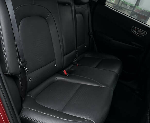 Красный Хендай Kona, объемом двигателя 0 л и пробегом 135 тыс. км за 17990 $, фото 40 на Automoto.ua