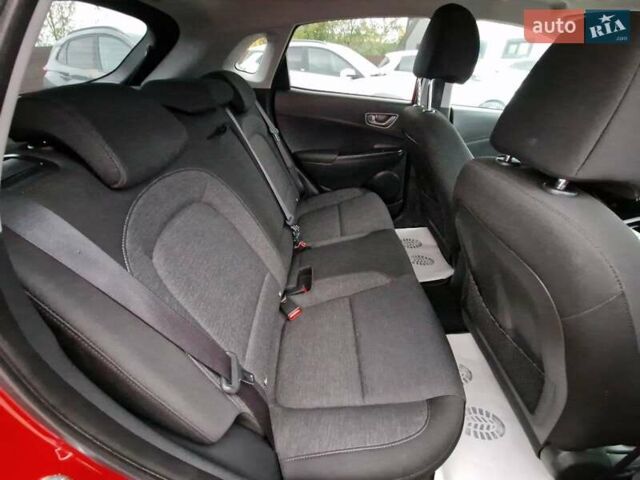 Червоний Хендай Kona, об'ємом двигуна 0 л та пробігом 79 тис. км за 16200 $, фото 43 на Automoto.ua