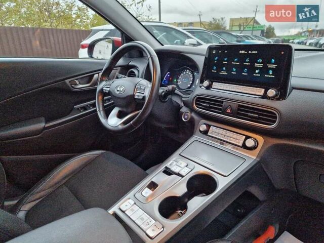 Красный Хендай Kona, объемом двигателя 0 л и пробегом 101 тыс. км за 16200 $, фото 17 на Automoto.ua