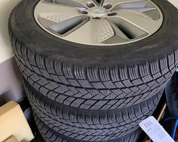 Красный Хендай Kona, объемом двигателя 0 л и пробегом 73 тыс. км за 17000 $, фото 13 на Automoto.ua