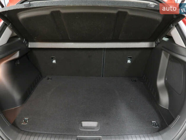 Красный Хендай Kona, объемом двигателя 0 л и пробегом 53 тыс. км за 15521 $, фото 7 на Automoto.ua