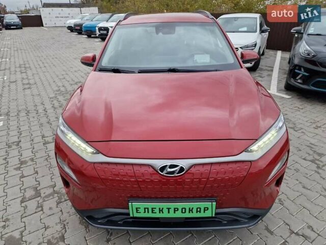 Красный Хендай Kona, объемом двигателя 0 л и пробегом 101 тыс. км за 16200 $, фото 2 на Automoto.ua