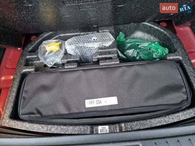 Красный Хендай Kona, объемом двигателя 0 л и пробегом 101 тыс. км за 16200 $, фото 49 на Automoto.ua