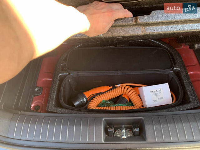 Красный Хендай Kona, объемом двигателя 0 л и пробегом 73 тыс. км за 17000 $, фото 14 на Automoto.ua