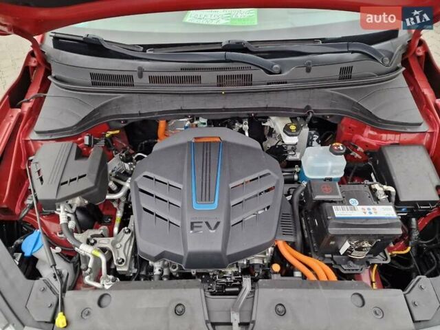Червоний Хендай Kona, об'ємом двигуна 0 л та пробігом 79 тис. км за 16200 $, фото 5 на Automoto.ua