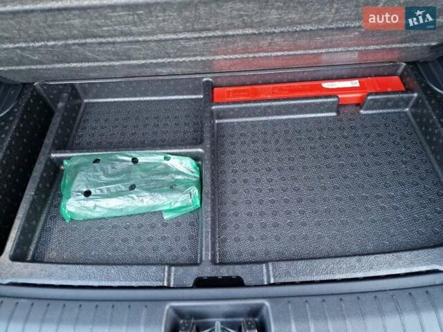 Красный Хендай Kona, объемом двигателя 0 л и пробегом 104 тыс. км за 17800 $, фото 56 на Automoto.ua