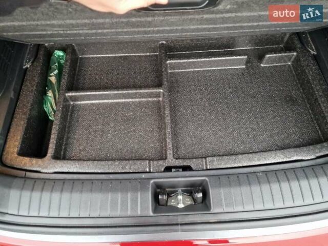 Червоний Хендай Kona, об'ємом двигуна 0 л та пробігом 79 тис. км за 16200 $, фото 52 на Automoto.ua