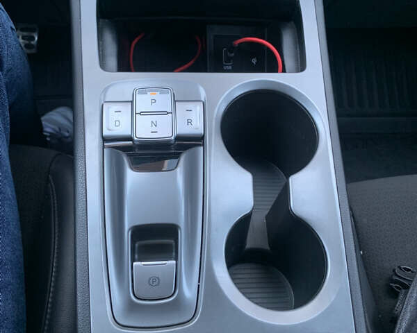 Красный Хендай Kona, объемом двигателя 0 л и пробегом 73 тыс. км за 17000 $, фото 27 на Automoto.ua