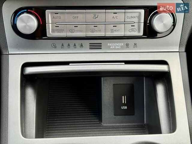 Красный Хендай Kona, объемом двигателя 0 л и пробегом 44 тыс. км за 17000 $, фото 31 на Automoto.ua