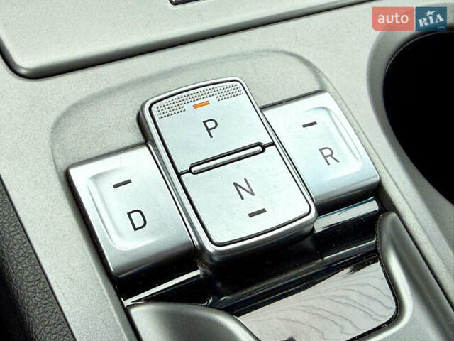 Красный Хендай Kona, объемом двигателя 0 л и пробегом 42 тыс. км за 17300 $, фото 31 на Automoto.ua