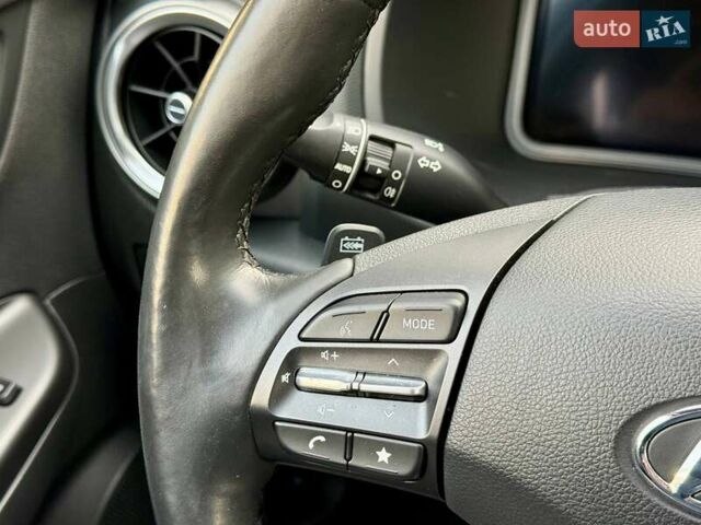 Красный Хендай Kona, объемом двигателя 0 л и пробегом 44 тыс. км за 17000 $, фото 29 на Automoto.ua