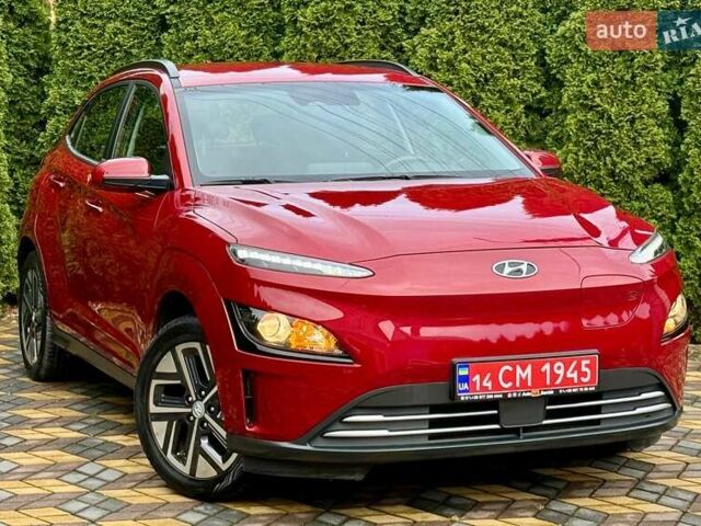 Красный Хендай Kona, объемом двигателя 0 л и пробегом 33 тыс. км за 16999 $, фото 1 на Automoto.ua