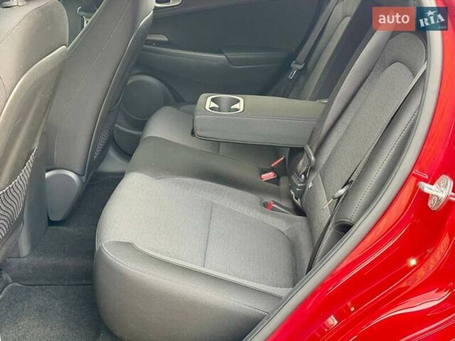 Красный Хендай Kona, объемом двигателя 0 л и пробегом 44 тыс. км за 17000 $, фото 22 на Automoto.ua