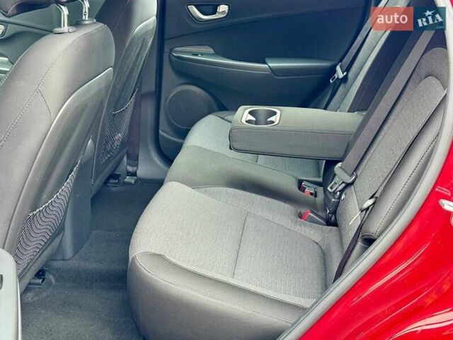 Красный Хендай Kona, объемом двигателя 0 л и пробегом 33 тыс. км за 16999 $, фото 20 на Automoto.ua