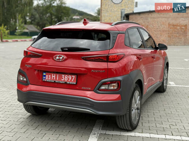 Червоний Хендай Kona, об'ємом двигуна 0 л та пробігом 80 тис. км за 18800 $, фото 7 на Automoto.ua