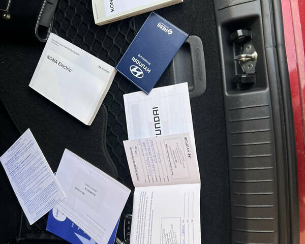 Червоний Хендай Kona, об'ємом двигуна 0 л та пробігом 57 тис. км за 19999 $, фото 53 на Automoto.ua