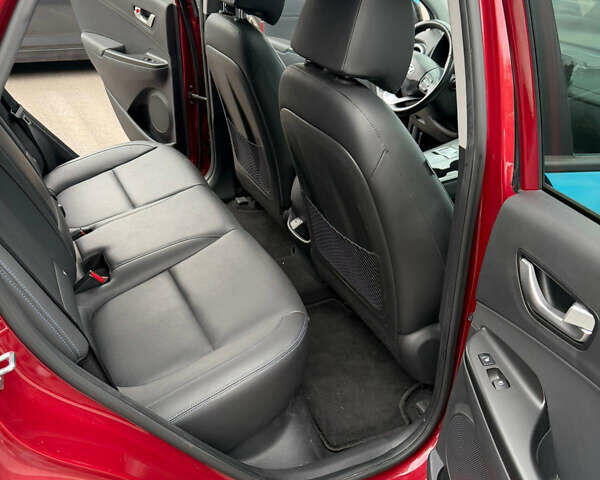 Червоний Хендай Kona, об'ємом двигуна 0 л та пробігом 104 тис. км за 20999 $, фото 34 на Automoto.ua