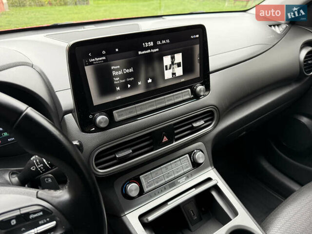 Червоний Хендай Kona, об'ємом двигуна 0 л та пробігом 80 тис. км за 18800 $, фото 24 на Automoto.ua