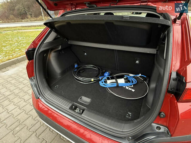 Красный Хендай Kona, объемом двигателя 0 л и пробегом 86 тыс. км за 18400 $, фото 24 на Automoto.ua