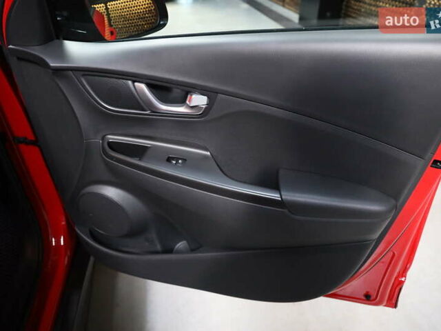 Красный Хендай Kona, объемом двигателя 0 л и пробегом 53 тыс. км за 17500 $, фото 30 на Automoto.ua