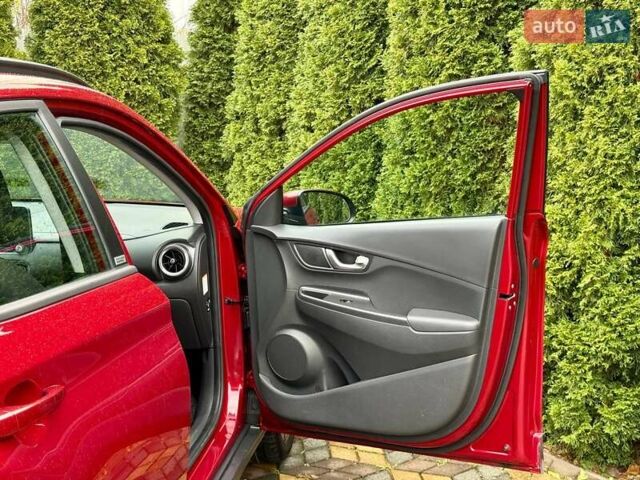 Красный Хендай Kona, объемом двигателя 0 л и пробегом 33 тыс. км за 16999 $, фото 22 на Automoto.ua