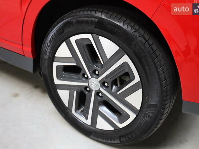 Красный Хендай Kona, объемом двигателя 0 л и пробегом 53 тыс. км за 17500 $, фото 8 на Automoto.ua