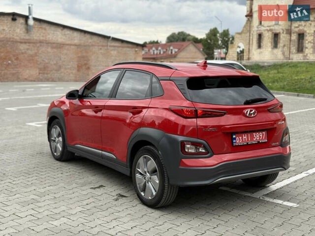 Червоний Хендай Kona, об'ємом двигуна 0 л та пробігом 80 тис. км за 18800 $, фото 8 на Automoto.ua