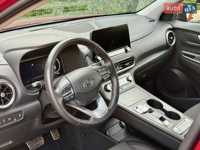 Красный Хендай Kona, объемом двигателя 0 л и пробегом 44 тыс. км за 17000 $, фото 20 на Automoto.ua