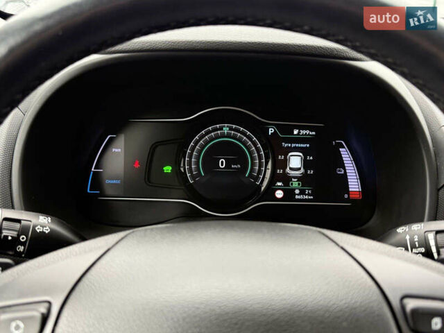 Красный Хендай Kona, объемом двигателя 0 л и пробегом 86 тыс. км за 18400 $, фото 2 на Automoto.ua