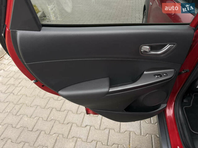 Красный Хендай Kona, объемом двигателя 0 л и пробегом 86 тыс. км за 18400 $, фото 21 на Automoto.ua