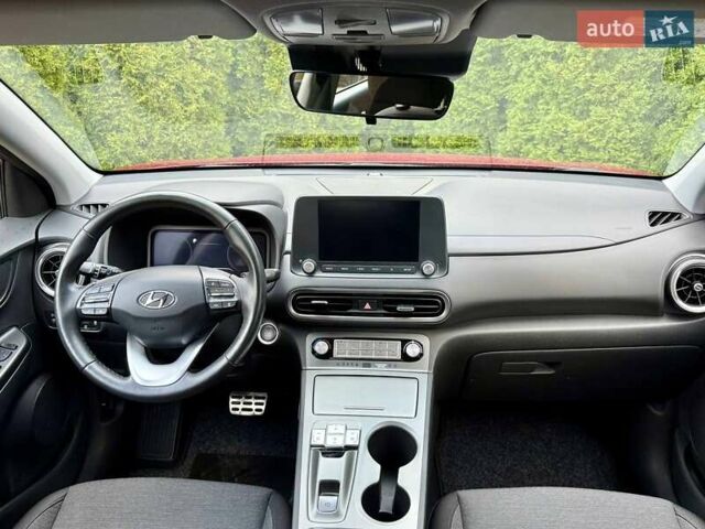 Красный Хендай Kona, объемом двигателя 0 л и пробегом 33 тыс. км за 16999 $, фото 25 на Automoto.ua