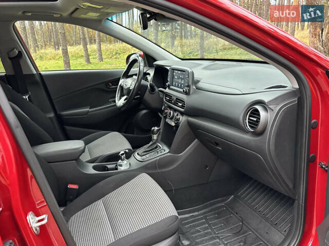 Красный Хендай Kona, объемом двигателя 2 л и пробегом 106 тыс. км за 14300 $, фото 16 на Automoto.ua